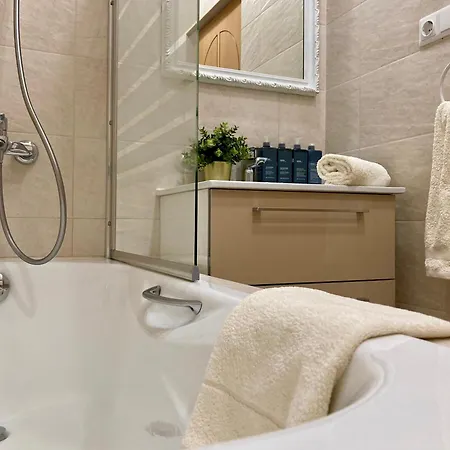 Apartment Luxury Stay-in Old Town Centre *