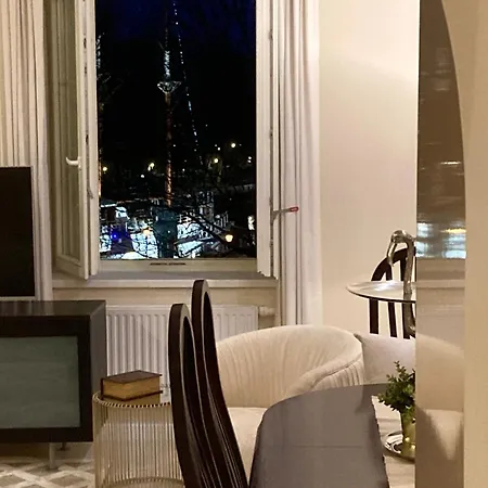 Luxury Stay-in Old Town Centre Apartment *