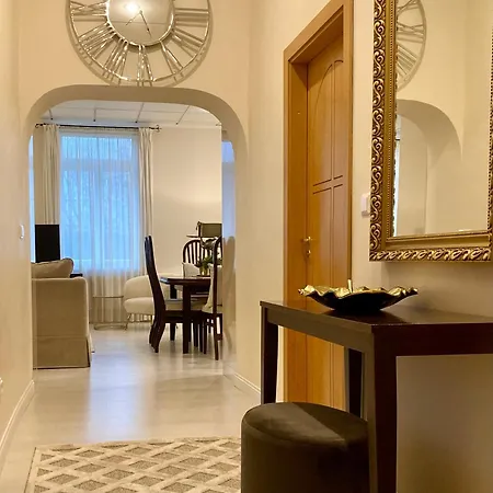 Luxury Stay-in Old Town Centre *