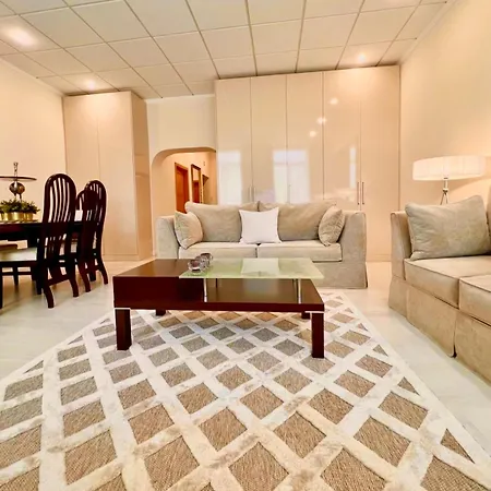 Luxury Stay-in Old Town Centre