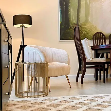 Luxury Stay-in Old Town Centre Apartment